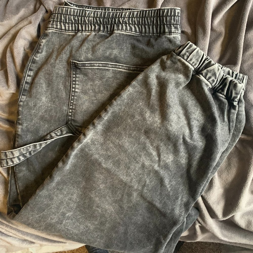 DC Jeans, black acid wash, size 2XL, lightly loved . Elastic ankle and waist
